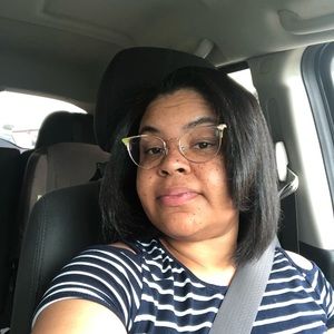 Meet your Posher, Alexis